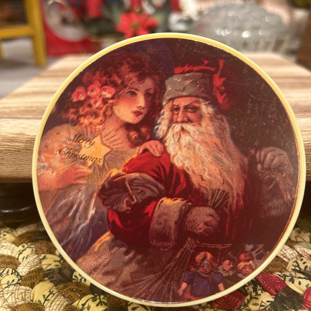 Rare Find 1980’s Santa Trinket Box Hard Plastic Merry Christmas.